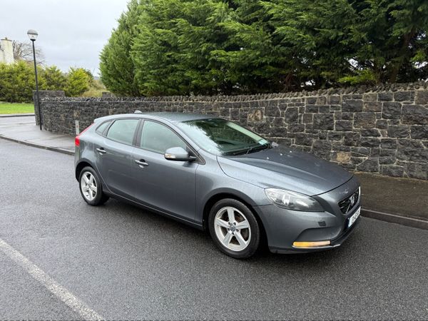 Volvo V40 Hatchback, Diesel, 2013, Grey
