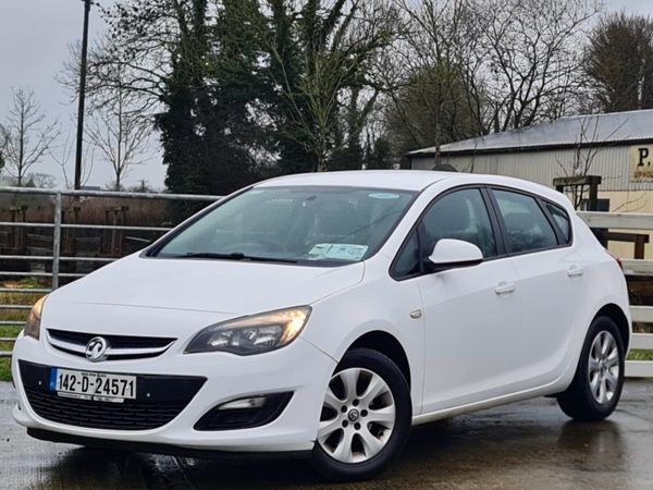 Vauxhall Astra Hatchback, Diesel, 2014, White