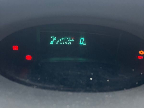 Toyota Yaris Hatchback, Petrol, 2005, Red