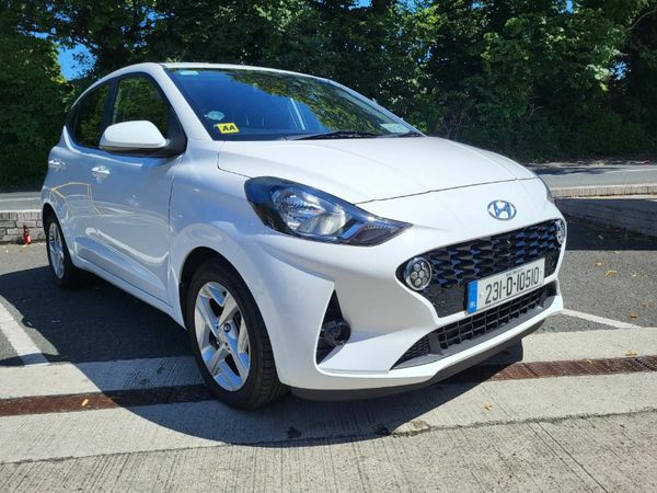 Hyundai i10 Hatchback, Petrol, 2023, White