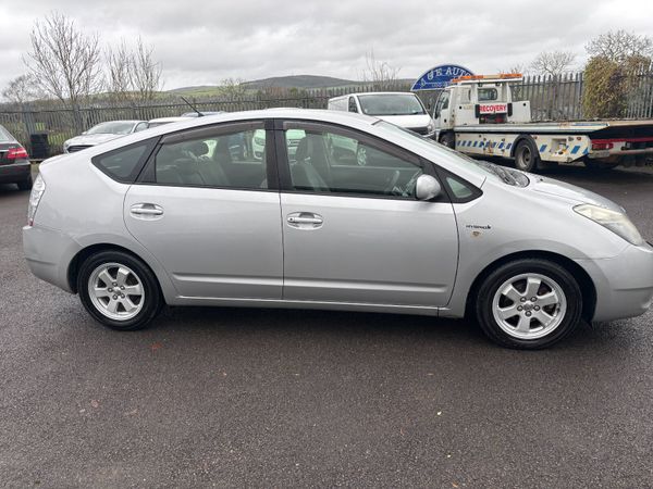 Toyota Prius Hatchback, Petrol Hybrid, 2012, Silver