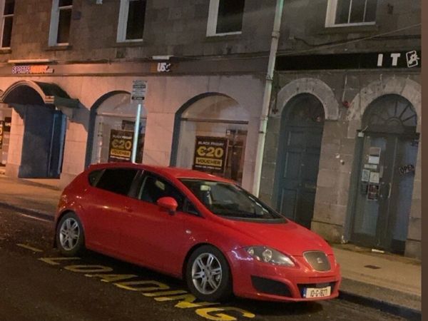 SEAT Leon Hatchback, Diesel, 2010, Red