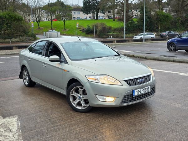 Ford Mondeo Saloon, Diesel, 2010, Gold