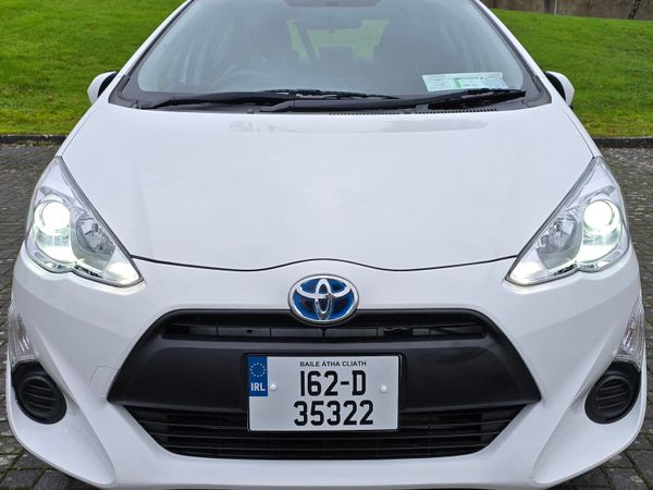 Toyota Aqua Hatchback, Petrol Hybrid, 2016, White