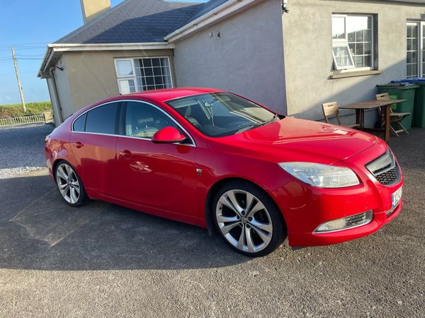 Vauxhall Insignia Hatchback, Diesel, 2012, Red