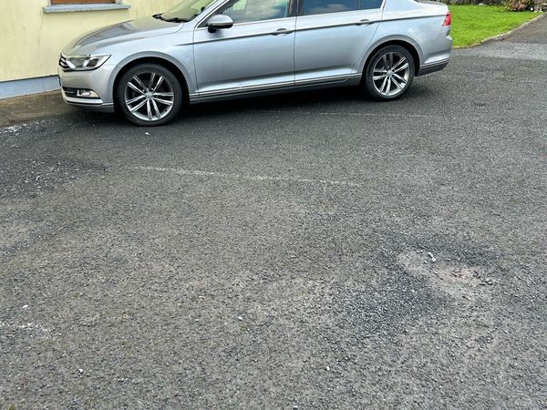 Volkswagen Passat Saloon, Diesel, 2018, Silver