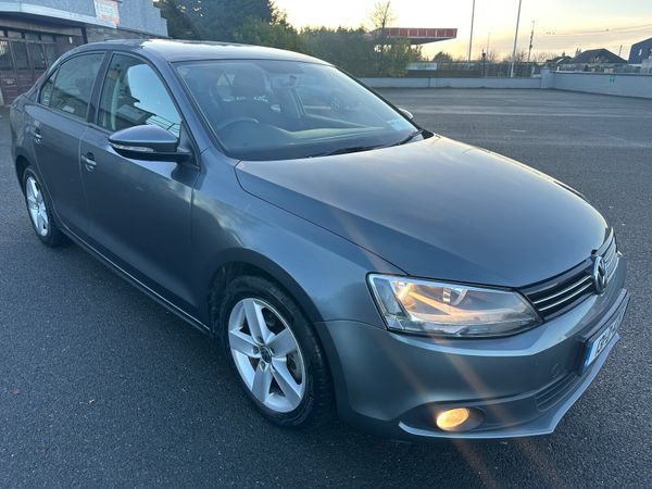 Volkswagen Jetta Saloon, Diesel, 2013, Grey