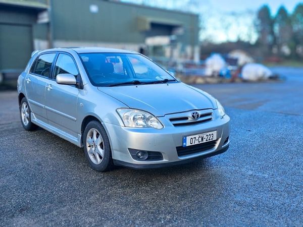 Toyota Corolla Hatchback, Petrol, 2007, Silver