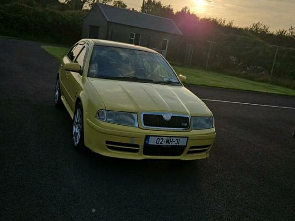 Skoda Octavia Hatchback, Petrol, 2002, Yellow
