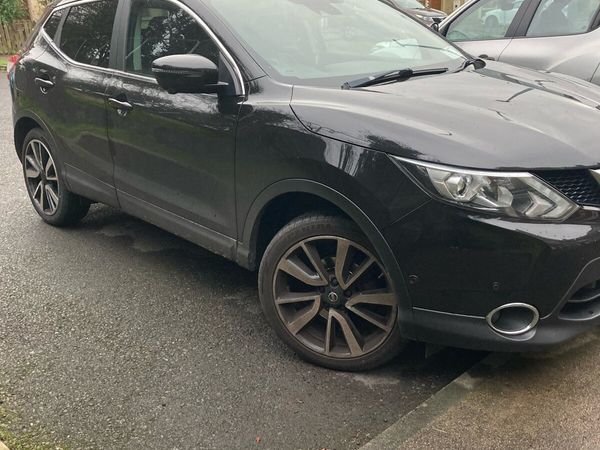 Nissan Qashqai Hatchback, Diesel, 2016, Black