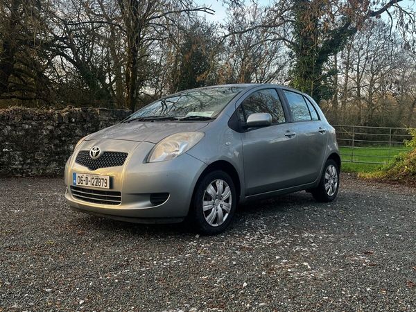 Toyota Yaris Hatchback, Petrol, 2006, Silver