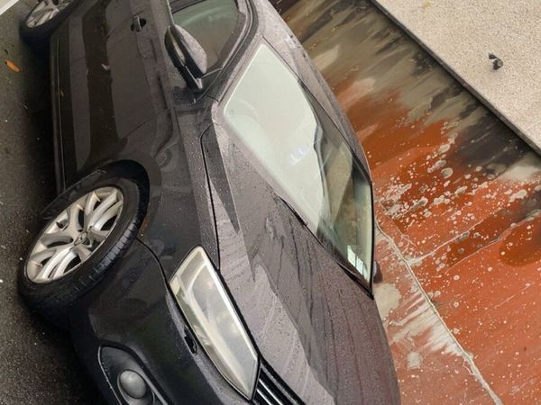 Volkswagen Jetta Saloon, Diesel, 2011, Black