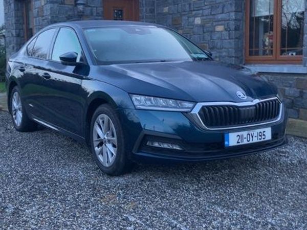 Skoda Octavia Saloon, Diesel, 2021, Blue