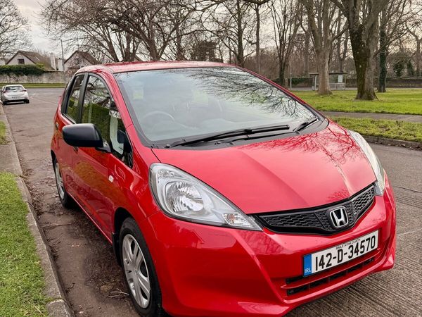 Honda Jazz Hatchback, Petrol, 2014, Red