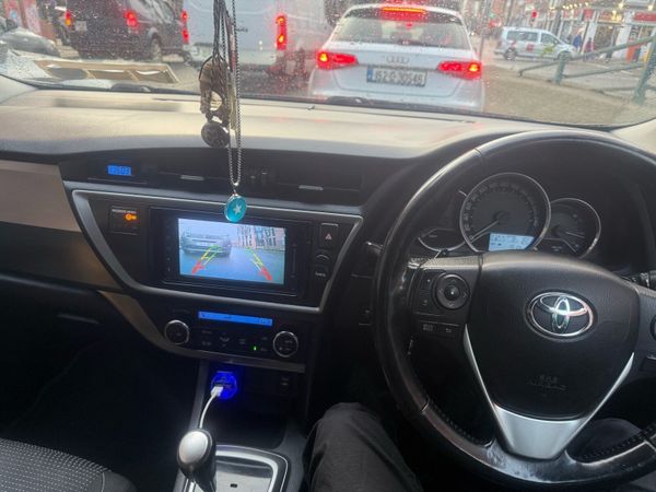 Toyota Auris Hatchback, Diesel, 2013, Bronze