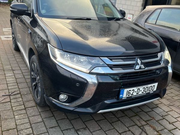 Mitsubishi Outlander SUV, Petrol Plug-in Hybrid, 2016, Black