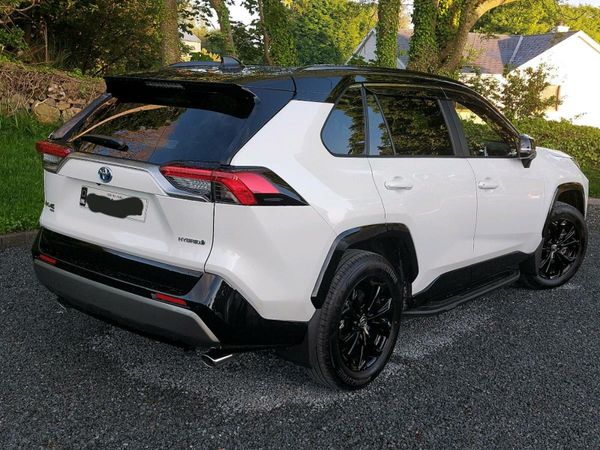 Toyota RAV4 SUV, Petrol Hybrid, 2022, White