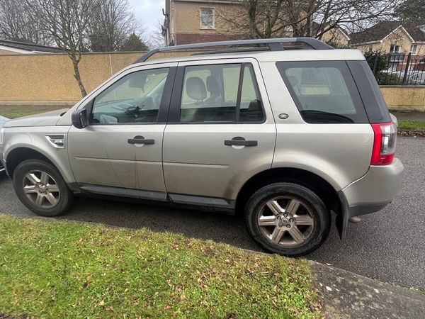Land Rover Freelander SUV, Diesel, 2011, Gold