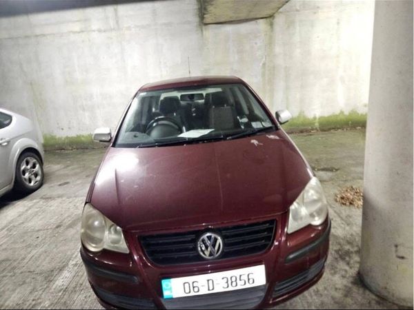 Volkswagen Polo Hatchback, Petrol, 2006, Red