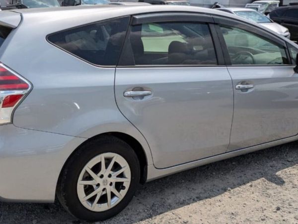 Toyota Prius MPV, Petrol Hybrid, 2020, Silver