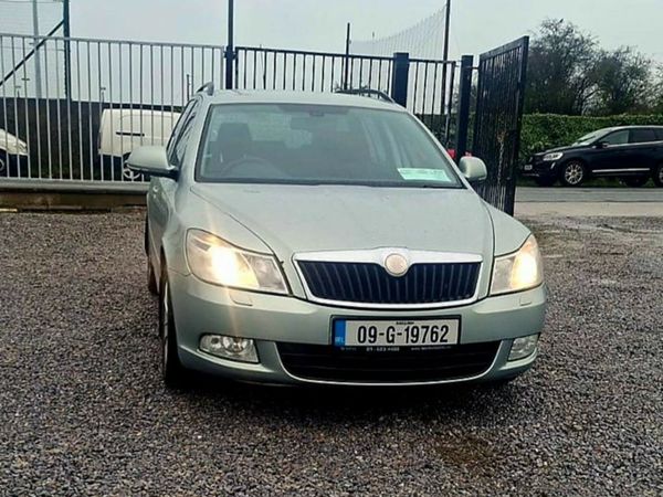 Skoda Octavia Estate, Diesel, 2009, Green