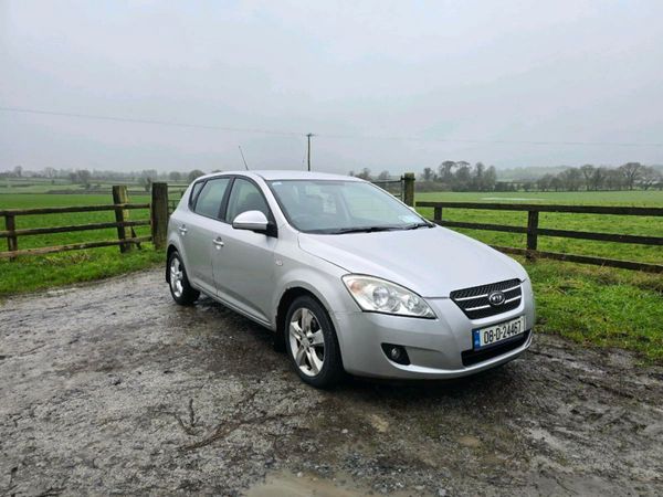 Kia Ceed Hatchback, Diesel, 2008, Silver