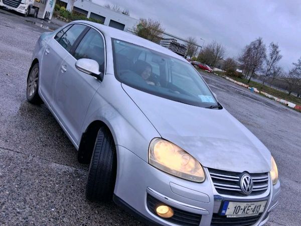 Volkswagen Jetta Saloon, Diesel, 2010, Silver