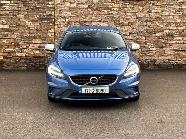 Volvo V40 Hatchback, Diesel, 2017, Blue