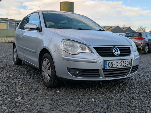 Volkswagen Polo Hatchback, Petrol, 2005, Silver