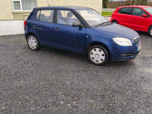 Skoda Fabia Hatchback, Petrol, 2009, Blue