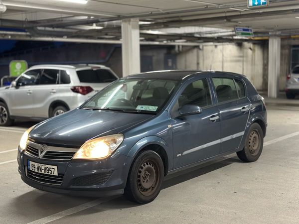Vauxhall Astra Hatchback, Petrol, 2009, Blue