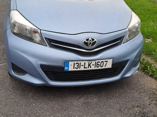 Toyota Yaris Hatchback, Petrol, 2013, Blue