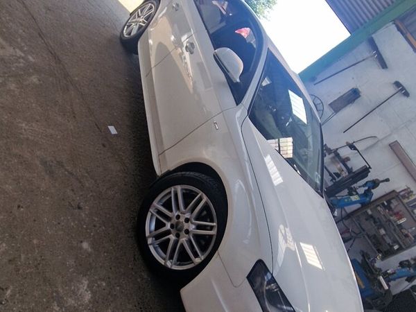 Audi A4 Saloon, Diesel, 2009, White