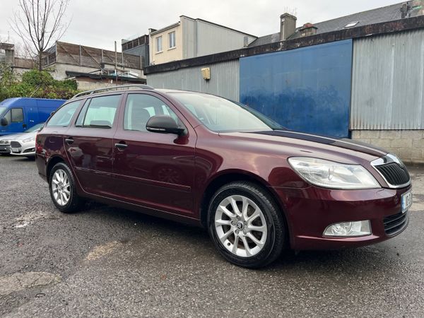 Skoda Octavia Estate, Diesel, 2010, Red
