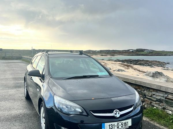Vauxhall Astra Estate, Diesel, 2013, Black