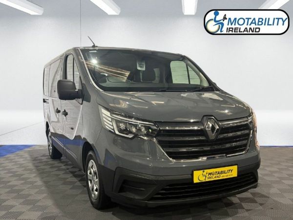 Renault Trafic MPV, Diesel, 2022, Grey