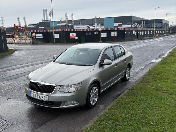 Skoda Superb Hatchback, Diesel, 2011, Beige