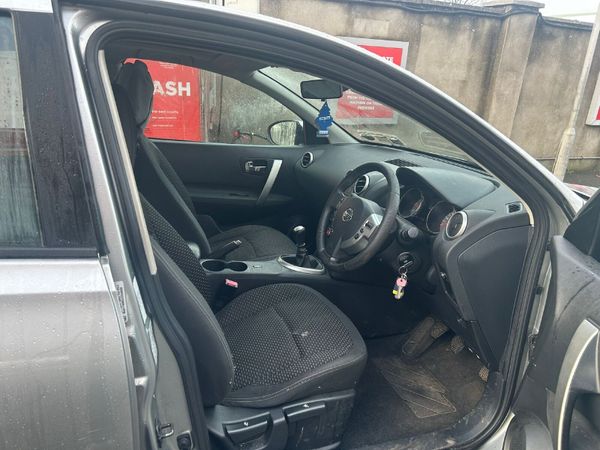 Nissan Qashqai Hatchback, Diesel, 2010, Silver
