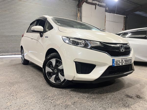 Honda Fit Hatchback, Petrol Hybrid, 2016, White
