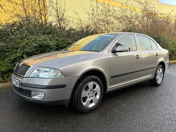 Skoda Octavia Hatchback, Petrol, 2006, Beige