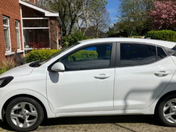 Hyundai i10 Hatchback, Petrol, 2019, White