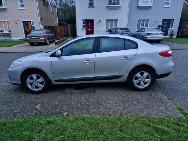 Renault Fluence Saloon, Diesel, 2012, Silver