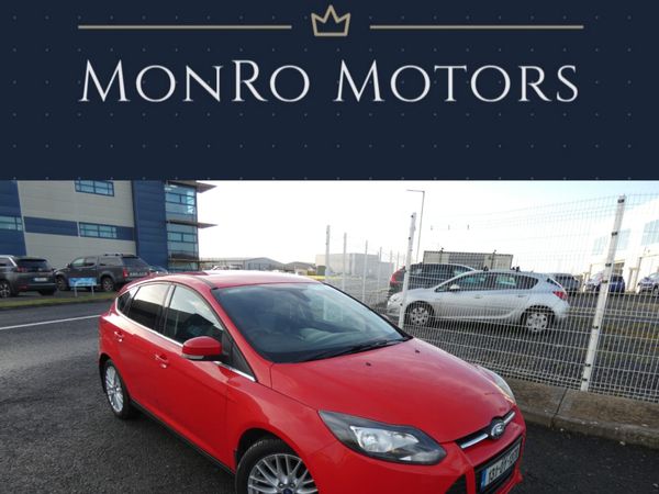 Ford Focus Hatchback, Petrol, 2013, Red