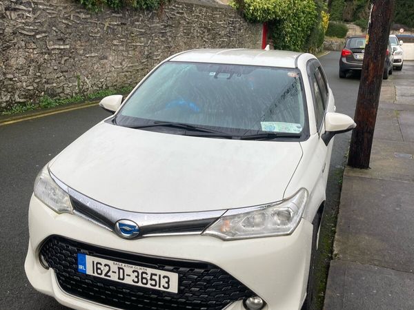 Toyota Corolla Estate, Petrol Hybrid, 2016, White