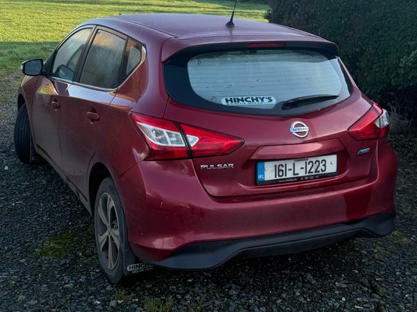 Nissan Pulsar Hatchback, Diesel, 2016, Red