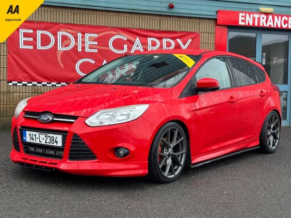 Ford Focus Hatchback, Diesel, 2014, Red