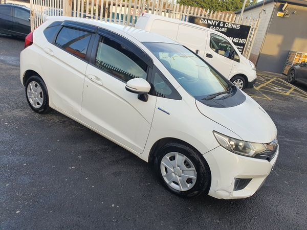 Honda Fit Hatchback, Petrol Hybrid, 2015, White