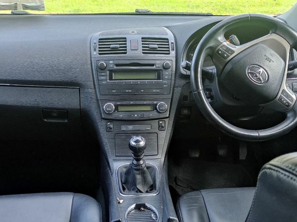 Toyota Avensis Saloon, Diesel, 2009, Grey