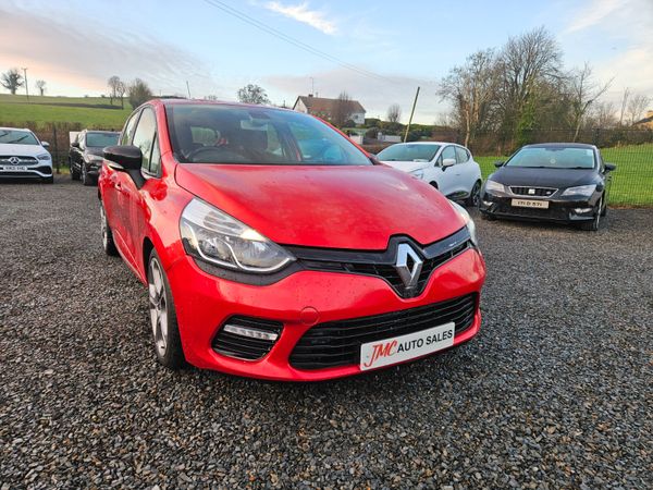 Renault Clio Hatchback, Diesel, 2016, Red