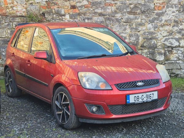 Ford Fiesta Hatchback, Diesel, 2008, Red
